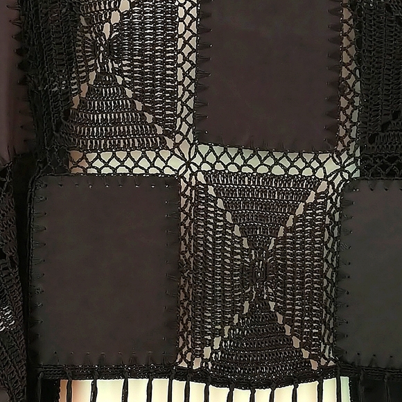 bebe cropped crochet cardi- jacket - Picture 3 of 5